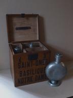 Ensemble de 3 réserves aux saintes huiles et coffret pour les réserves aux saintes huiles