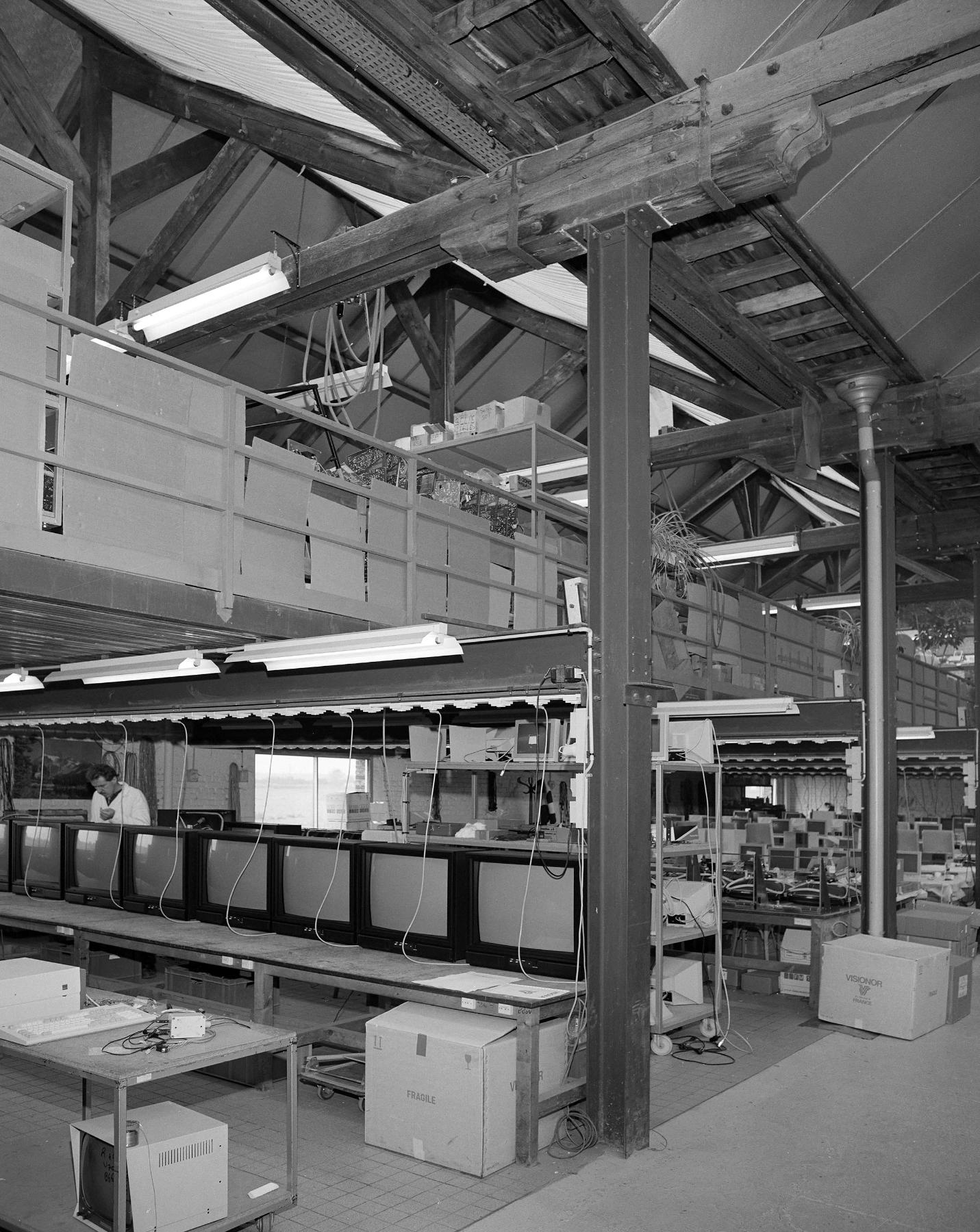 Usine de blanchiment Wicquart, puis Lemaître Demeester-Wicquart, actuellement usine de construction électronique Visionor