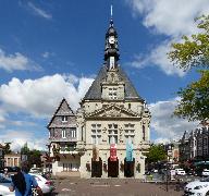 Hôtel de ville et ancien tribunal de Péronne