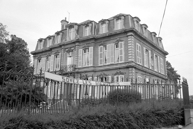 Ancien logement patronal de l'industriel Ernest Riquier, devenu maison des soeurs missionnaires de Notre-Dame des Apôtres, puis foyer